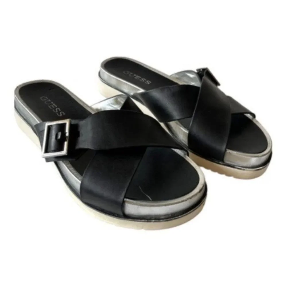 GUESS Women's Slip-on Deana Black, Sliver & White Leather Buckel Sandel Sz 9.5